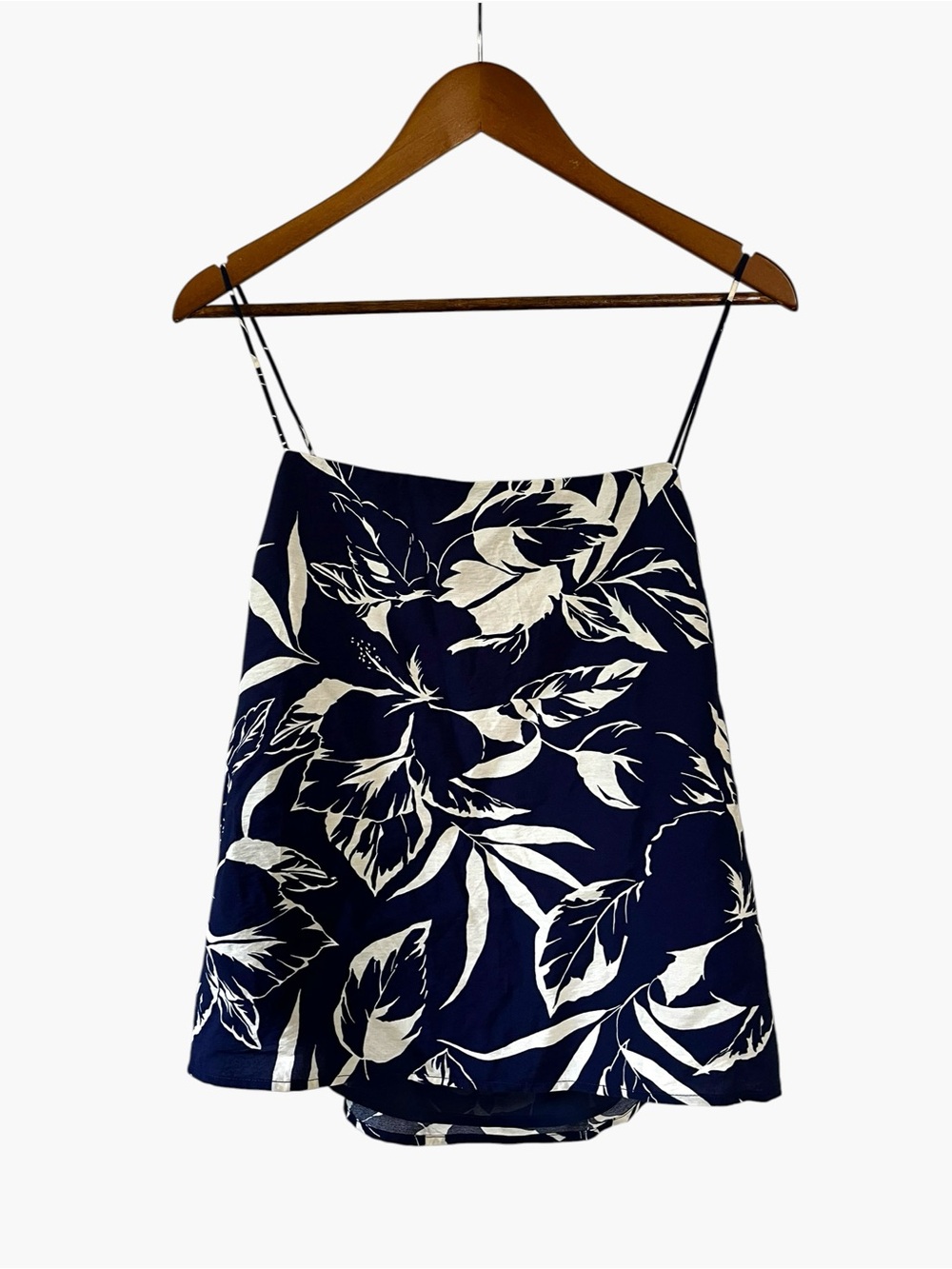 NWT Abercrombie & Fitch Navy Blue top with White Floral Print